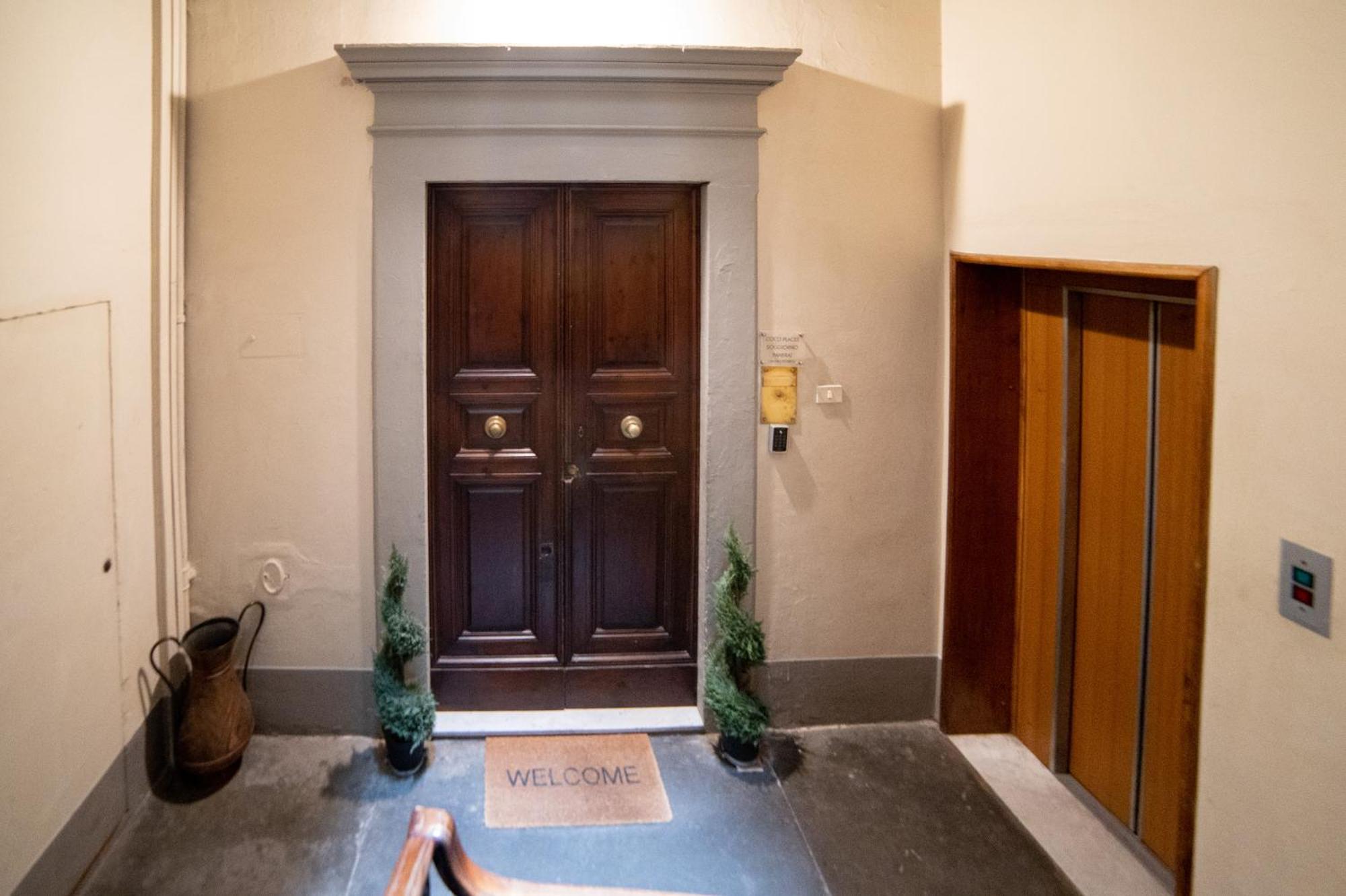 Coco Places Soggiorno Panerai, Centro Storico Флоренция Экстерьер фото